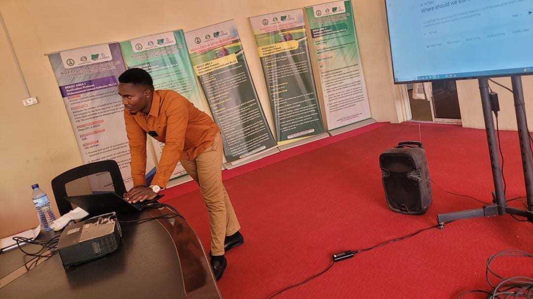 A Toko Academy facilitator running an AI session at a partner workshop in Yola